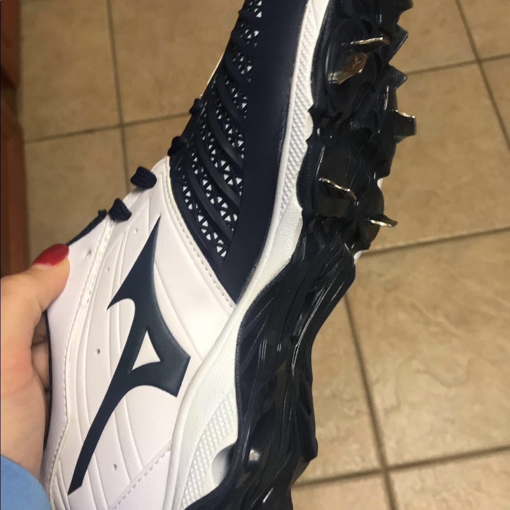 Mizuno softball cleats